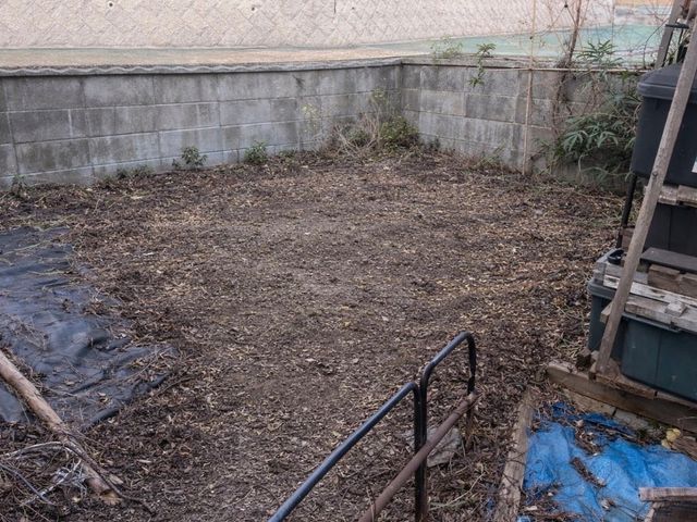 草むしりでお庭すっきり！