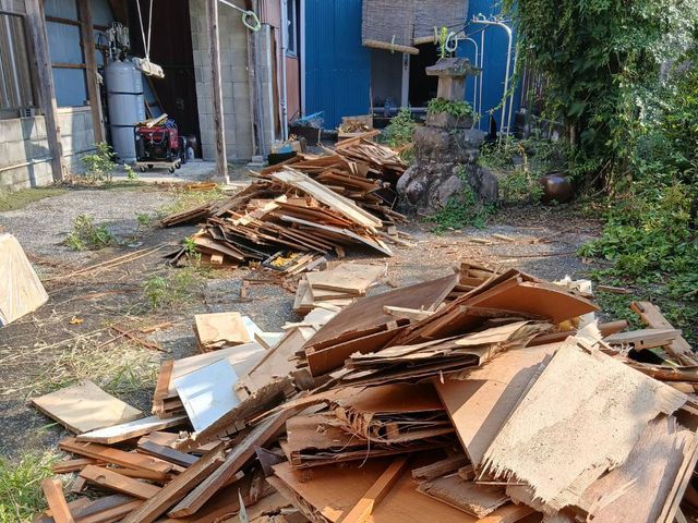 空家の片付け、不要物の片付け、大量のゴミの片付け、片付け後は清掃します！サービスの画像