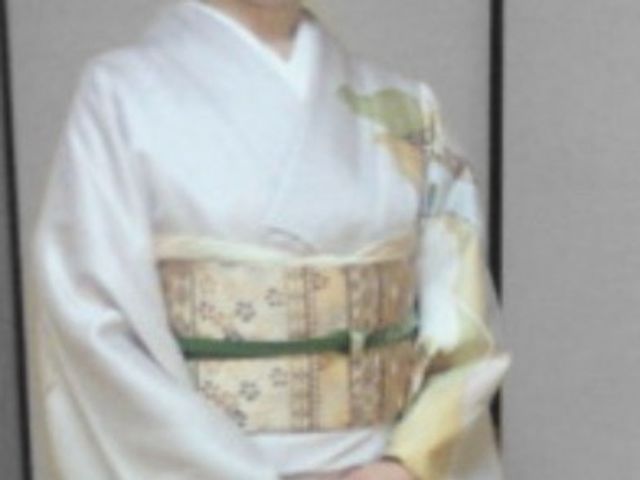 20年以上の経験に裏打ちされた、美しさと着心地の良さを両立させる丁寧な着付け。