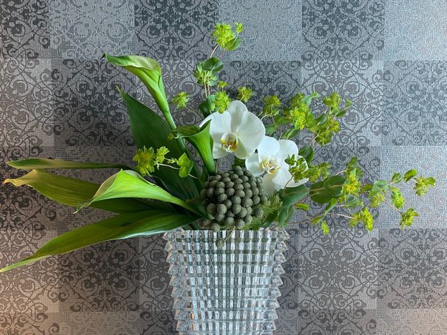 ご自宅、各種会場でのお花の装飾　　　　花束のご依頼お任せ下さい