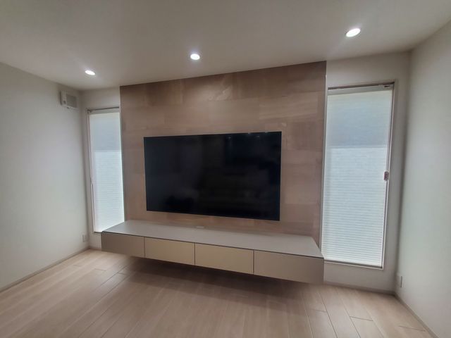 大型、小型テレビ、インフォメーションディスプレーの壁掛けは弊社にお任せください！