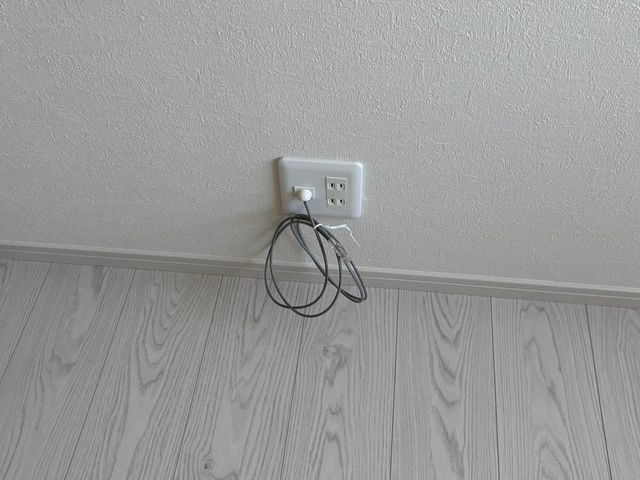 【藤沢市発】LAN配線承ります。1Fから2Fの屋内や屋外配線もご相談ください。