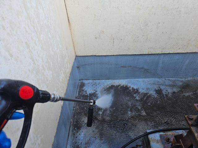 お気軽にご相談ください⇒⇒　ベランダ、バルコニー清掃