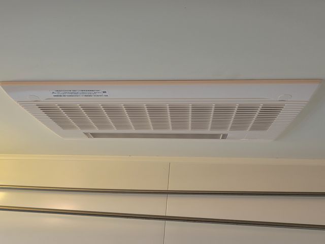 浴室乾燥機・浴室換気扇の交換・取り付け / 浴室乾燥機・浴室暖房機サービスの画像