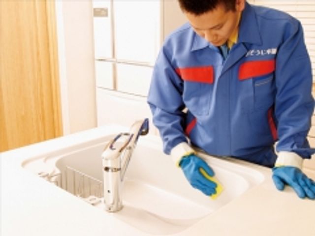 どの頑固な汚れも丁寧に除去！キッチンのお掃除