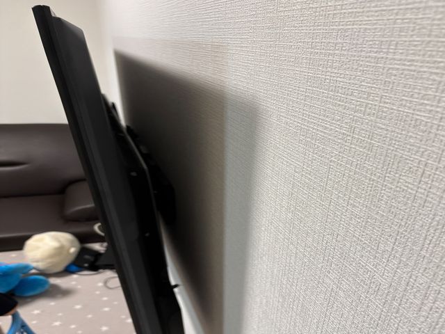 【壁掛けテレビ】戸建てやマンション、店舗での天吊り設置も可