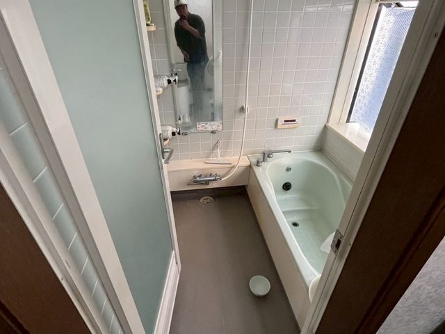 お風呂交換はもちろん！洗面台や脱衣所クロス張替えなどなど♪何でもお任せ！！