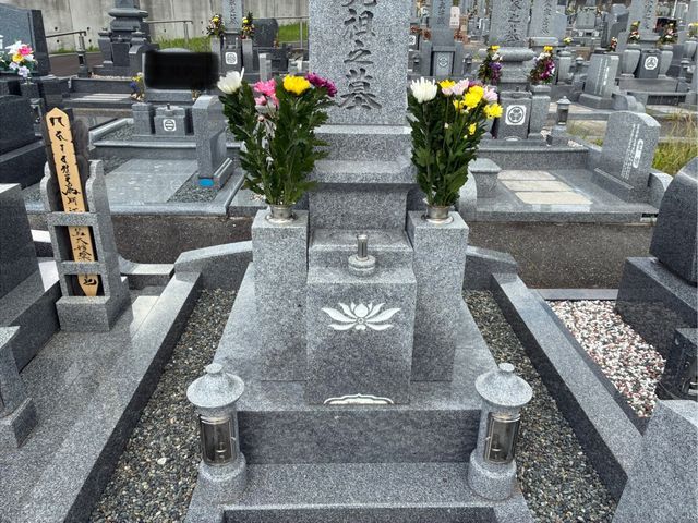 【地域密着】ご家族に変わり心を込めてお参り、清掃させていただきます。