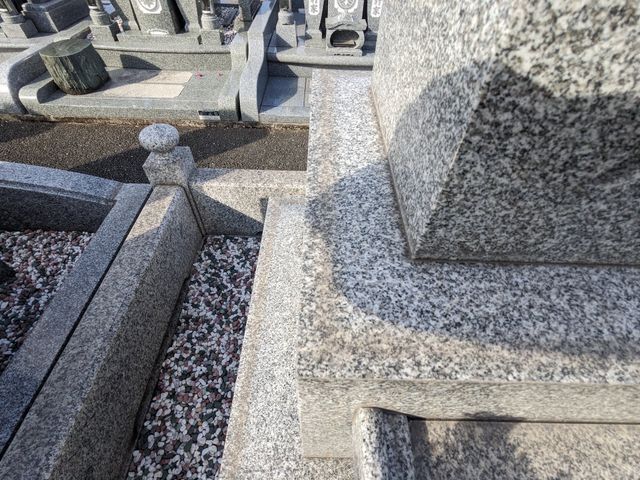お忙しい、遠方で中々行けないお客様の代わりに大事な墓石をクリーニング致します！