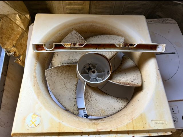 ☆頑固な油汚れお任せ下さい！プロの手で蘇るレンジフードクリーニング☆