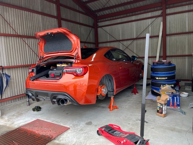 出張スタッドレスタイヤ交換