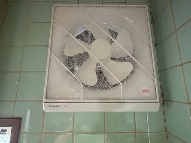 プロペラタイプの換気扇交換