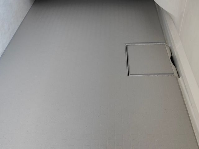 浴室床シート貼り　お客様のご要望に応じた対応可能。お時間等調整可能