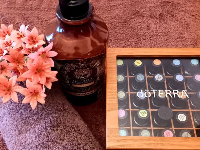 オーガニックアロマで心身を整え深層筋ほぐし、コリ・むくみ・疲労解消オイルセラピー