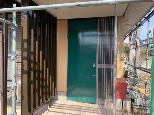 玄関ドアの塗装