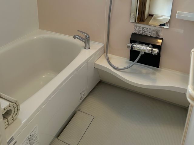 自分でやるには大変なお風呂場と換気扇のお得なセットメニューです。