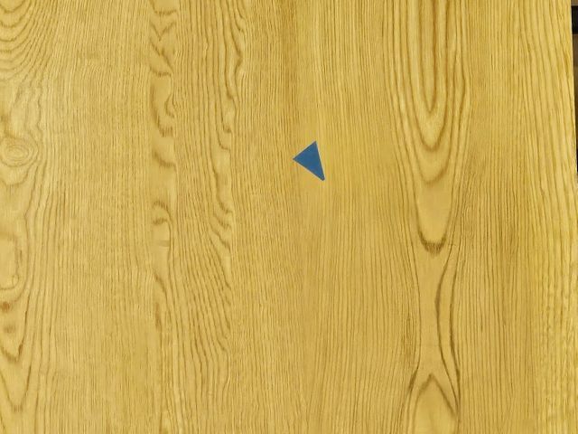 室内ドア陥没穴リペア☆外注一切無しプロのリペアマンがお伺い致します。