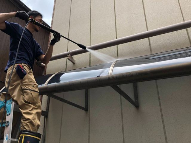 【カーポート洗浄】鳥のフンや落ち葉、高所で作業が難しい場所もお任せ下さい！