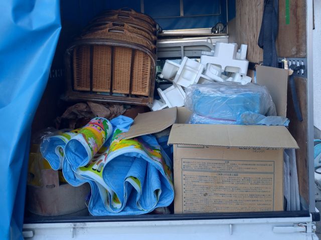 量により減額！遺品整理業歴6年1000件！エアコン取外無料→標準取付家具解体無料サービスの画像