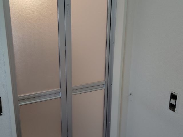 部屋のガラス交換も承ります☆まずはご相談ください！！