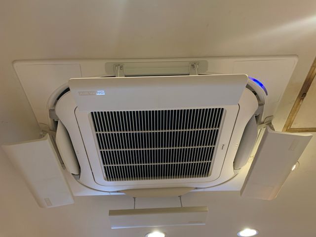 業務用エアコン取り付けます！