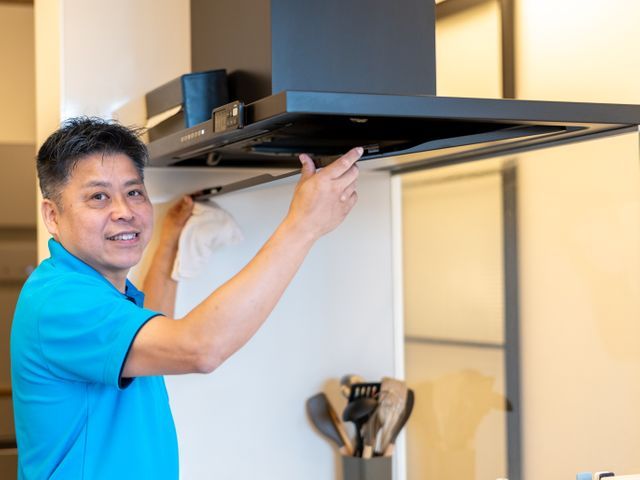 丁寧な作業と分解レベルが人気の理由！仕上げコートのサービス中。