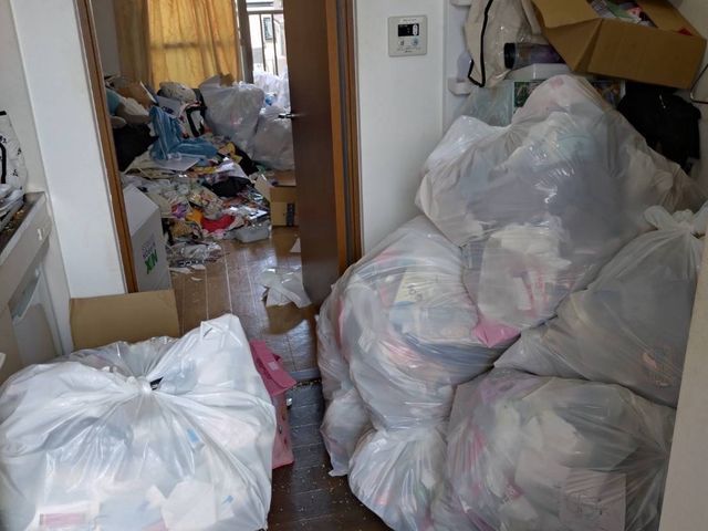 【一軒家丸ごと回収】関西のゴミ屋敷整理/写真での見積もりも対応/回収物仕分け不要サービスの画像