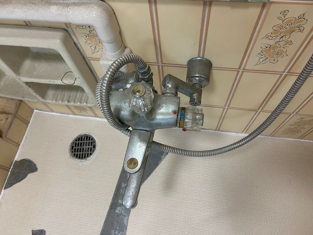 「水漏れの不安ゼロへ。迅速対応から修理まで自社一括施工」水漏れ修理