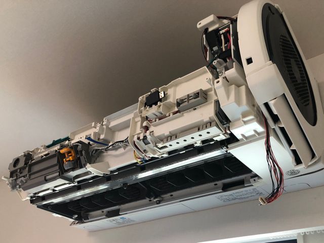 壁掛けエアコンクリーニング