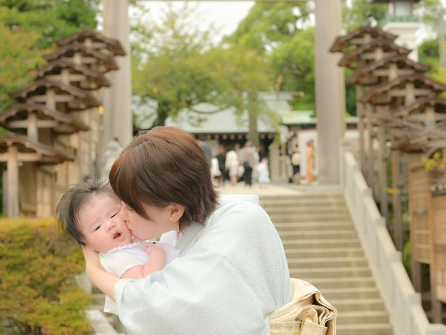 【お宮参り撮影】自然な表情や動きを丁寧に切り撮るように撮影します。