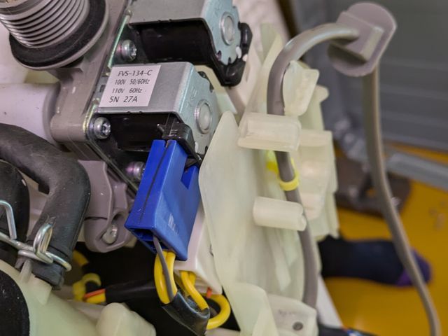 ドラム式洗濯機の排水もれ、エラー表示修理は当店にお任せ下さい。