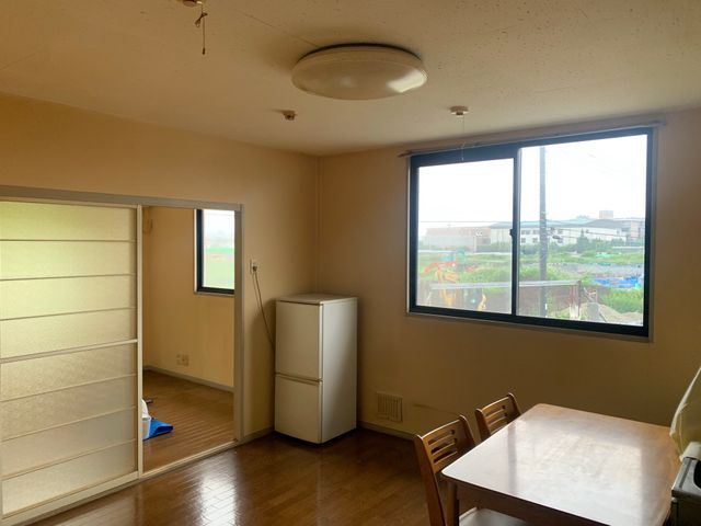 お見積もりはこちら！クロスを剥がさず綺麗にする塗りかえは専門店にお任せくださいサービスの画像