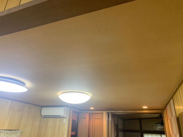 お見積もりはこちら！クロスを剥がさず綺麗にする塗りかえは専門店にお任せくださいサービスの画像