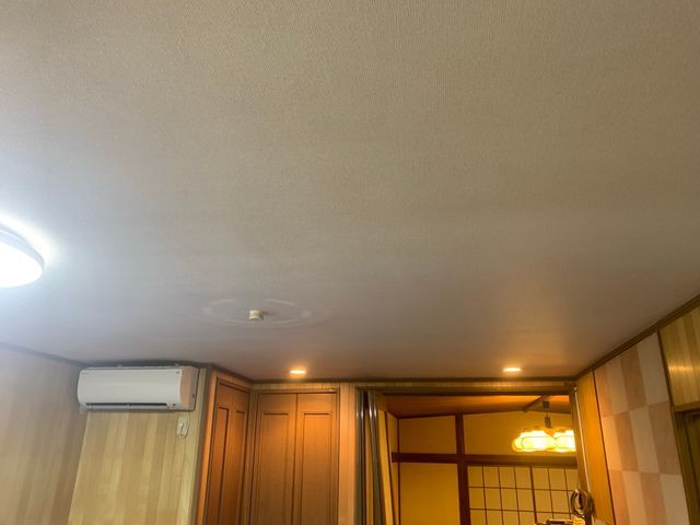 お見積もりはこちら！クロスを剥がさず綺麗にする塗りかえは専門店にお任せくださいサービスの画像