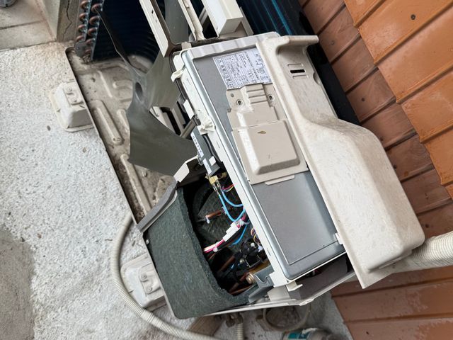 エアコンが冷えない・動かない・水漏れ・ガス漏れなどを故障診断から修理致します。