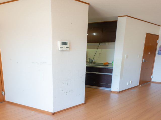 《壁紙の張替え》小さな穴〜お家まるごとまで◎壁紙のことならお任せください！サービスの画像