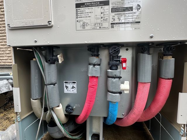 安い早い丁寧の3刀流　工事10年保証　保温、養生しっかり行います。