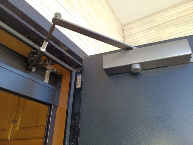 実績10年以上！ドアクローザーの交換ご検討の方はご相談からご連絡お待ちしてます！