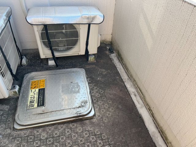 【女性スタッフが伺います！】バルコニーの泥汚れ★お任せください！