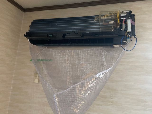 【古いエアコンもご相談可能◎】対応地域外でも相談可能な安心出張クリーニング