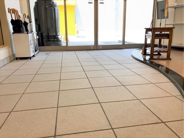 店舗や施設経験有り◎夜間・早朝対応可能！玄関は〃顔〃です！定期的なクリーニングを