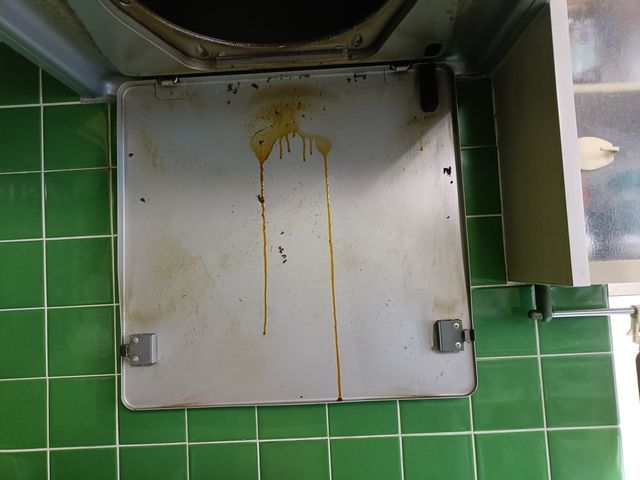 ★換気扇の油はプロにお任せ！業務用の強力な洗剤で一発洗浄！＋私の気合いの手作業