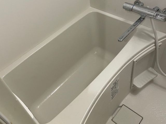 水垢・カビ徹底除去！浴室クリーニング（駐車場無料）