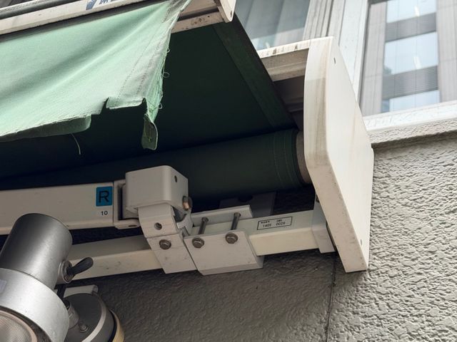 ※店舗工事お任せください※オーニングテントの貼り替えデザインお任せ下さい♪♪