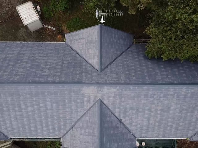 ドローン撮影　屋根　樋など