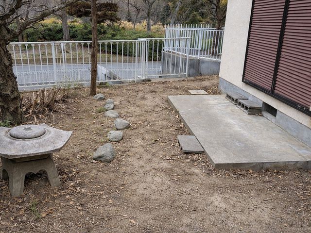 【空き家・不在宅の見守り点検付き】草むしり（手作業）｜写真報告