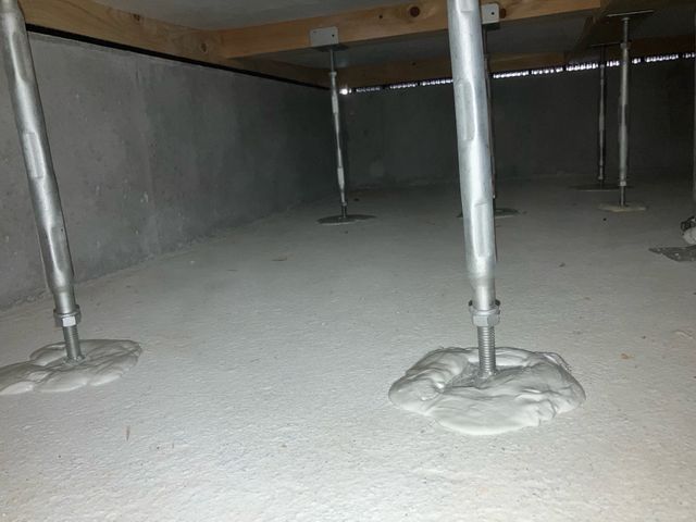 ◎床鳴り◎床の沈み　当店にご相談ください。◎現地調査後お見積もり　※一階に限る