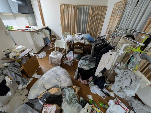 大阪の便利屋でクチコミ１位の便利屋がするゴミ屋敷清掃！サービスの画像