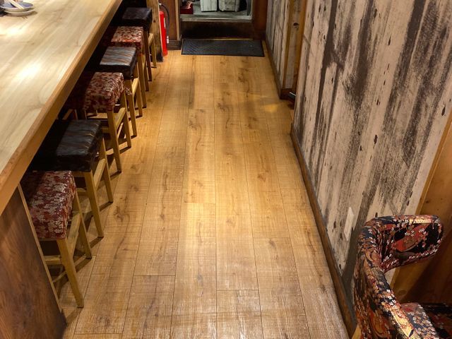 一般家庭、店舗、クリニック、マンション共用部の床をキレイにします！WAX無料！サービスの画像