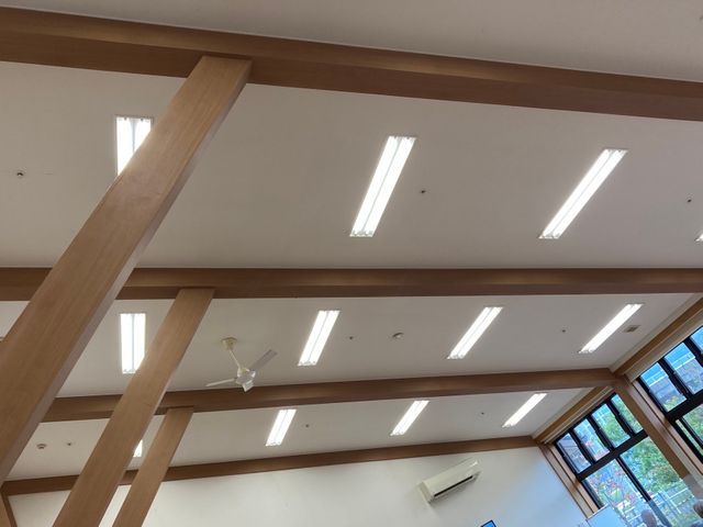 高所の電球交換ならお任せ下さい！夜間・早朝対応可能！店舗も◎